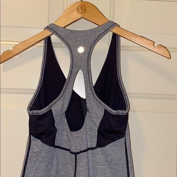 🍋 Lululemon Black and White Striped Tank - Picture 3 of 4